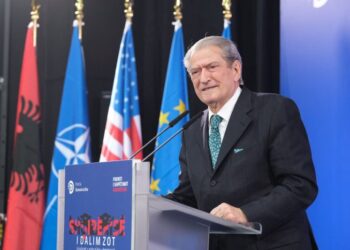 Emri/ Berisha prezanton kandidatin e tij për Vlorën, ‘kapërcen’ nga viti 1992 tek 2023-i, harron ’97-ën: I dalim zot…!
