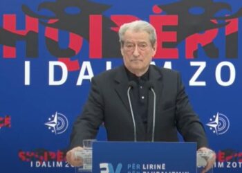 Nuk e ‘mban’ shtëpia/ Berisha rikthehet në seli e nis mbledhjen me dyer të mbyllura: Çfarë po ndodh pas vendimit të Apelit për vulën