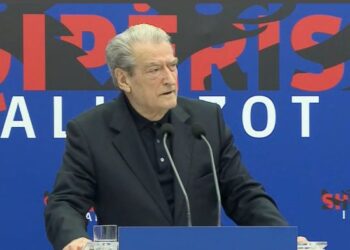 Apeli i la vulën Alibeajt, Berisha thirrje për destabilizim: Vazhdojmë misionin e shpëtimit e Shqipërisë
