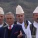 VIDEO / Ramën e presin në Tepelenë me iso: Kryeministri i Shqipërisë, je dhuratë e perëndisë