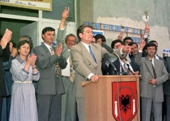 Harbutëria dhe inferioriteti rrinë bashkë