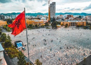 Raporti i OKB-së/ Shqipëria mbetet ndër vendet më të palumtura në Europë, Finlanda “mbretëron” për të 6-in vit radhazi