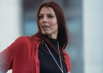 “Nuk do ta mbyll gojën”/ Kush është Elvira Vikhareva, kundërshtarja e Putinit që e kanë helmuar
