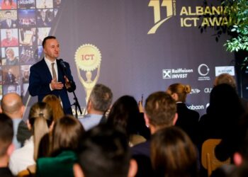 Albanian ICT Awards hapi Edicionin e 11-të me imazhin e dhjetëra novatorëve dhe yjeve në teknologji