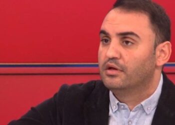 FOTO/ Këlliçi kapet duke gënjyer, thotë së Baltimore e ka transportin falas, por në fakt është me pagesë