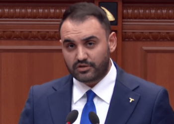 Gara e 14 majit/ Belind Këlliçi dorëzon mandatin e deputetit: E refuzoj modelin tuaj, do ta luftoj