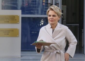 Mediat publikuan pagesat e dyshimta ruse, Kryemadhi: Shihemi në gjykatë