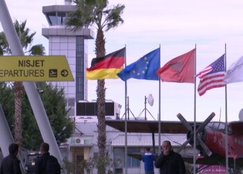 ‘Sfidojnë’ imazhin e gomoneve/ Shqiptarët, turistë në Londër, shtohen kërkesat për të vizituar kryeqytetin britanik