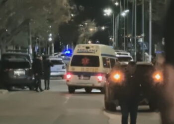 Dalin fotot pas vrasjes në TCH, kjo është makina e autorëve që u dogj në Golem, brenda saj 2 kallashnikovë