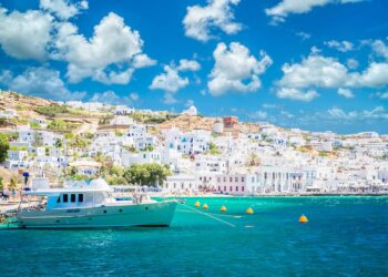Bie nga skela teksa lyente, ndërron jetë tragjikisht 49-vjeçari shqiptar në Mykonos