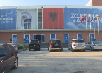 “Lufta” për vulën e PD-së/ Si nisën përplasjet demokrateve nga kuvendet deri tek Gjykata e Apelit
