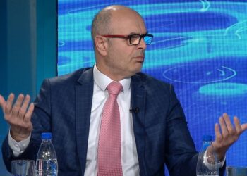 Beteja për vulën tek partia më e madhe opozitare, Koçi: PS ka interes që në krye të PD të jetë Sali Berisha