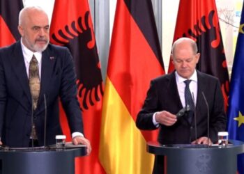 Largimi i mjekëve në Gjermani/ Rama: E diskutuam me kancelarin, do gjejmë një rrugë evropiane. Scholz: Do hapemi përtej BE