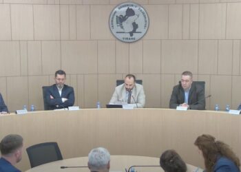 KAS rrëzon sërish Berishën, s’pranon kërkesën për pezullimin e regjistrimit të PD-së së Alibeajt