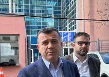 Berisha e akuzoi për vrasjen e Ravik Gurrës, Balla e paditi në GJKKO: Duhet të mësohet të shkojë në gjykatë