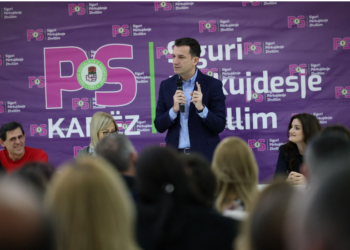 Veliaj takim me strukturat e PS në Kamzë: PS është familja juaj, opozita e sheh Kamzën si depozitë për interesat e tyre