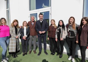 Nisma për çerdhe në mjediset e punës, Veliaj: Një investim i tillë shton produktivitetin dhe u vjen në ndihmë nënave të reja