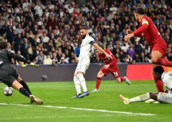 Napoli perfekt, Realit i mjafton Benzema, Liverpool jashtë Champions