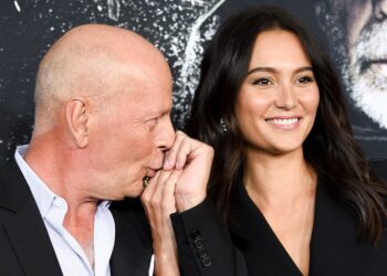 Në ditëlindjen e 68-të të Bruce Willis, bashkëshortja shpreh trishtimin për sëmundjen e tij