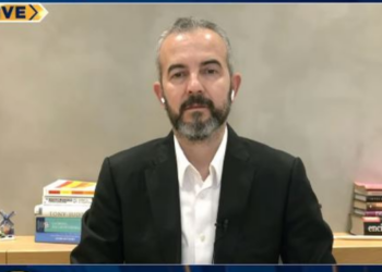 A ndihet i shantazhuar? Celibashi u përgjigjet kritikave: Nëse kanë menduar “qokat”, e kanë gabim