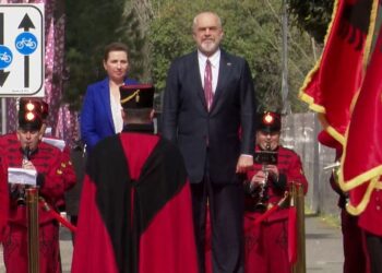 VIDEO/ Kryeministrja daneze, Mette Frederiksen pritet me ceremoni zyrtare nga Rama