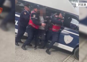 EMRI/ Mori peng 24-vjeçaren dhe e detyroi të prostituonte, arrestohet i riu në Fier