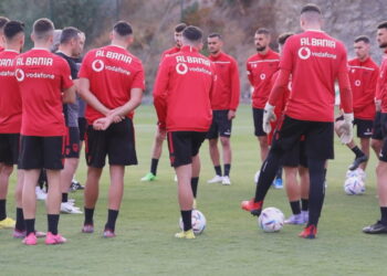 Ndeshja ndaj Polonisë, Sylvinho shpall listën e Kombëtares
