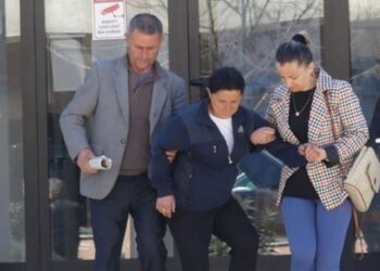 Flet gruaja që u rrah për ujin e pijshëm në Librazhd: Më goditi me lopatë dhe me shkelm në bark