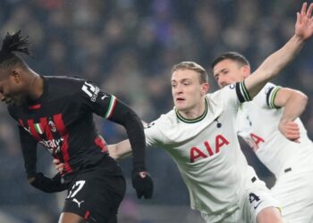 Milan kalon me meritë në çerekfinale, Tottenham del mes fishkëllimave