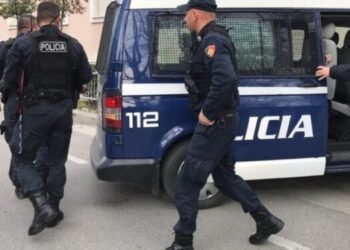 “Përgjegjësi të dënohet, e vrau për 2 pula!”/ U masakrua pasi u kap brenda banesës duke vjedhur, ndërron jetë 52-vjeçari. Flet vëllai i viktimës