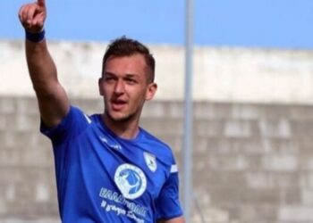 Futbolli në zi/ Tragjedia hekurudhore në Greqi, ndërron jetë futbollisti 22-vjeçar