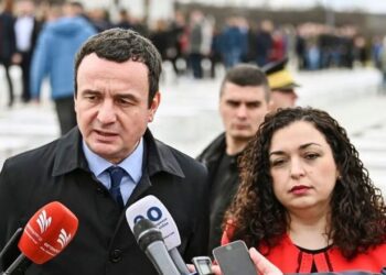 25-vjetori i Epopesë së UÇK-së, Kurti dhe Osmani homazhe komandantit legjendar Adem Jashari