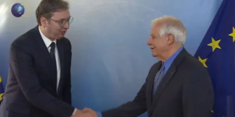 Dialogu Kosovë-Serbi/ Nisin takimet dypalëshe, Borell dhe Lajçak takohen me Vuçiç
