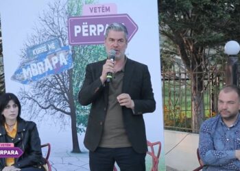 Kandidati i PS-së për Vlorën takime me banorët e fshatit Panaja: Do punojmë që të kemi turizëm 12-mujor
