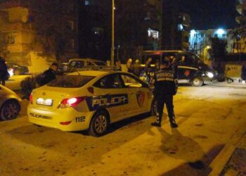 E rëndë në Tiranë\ Qytetari 43-vjeçar ekzekuton me armë zjarri kunatën në Shkozë, më pas vret veten!