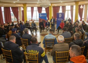 Bejko takim me strukturat e degës 14 të PD: Ndryshimi i Tiranës, emergjencë kombëtare