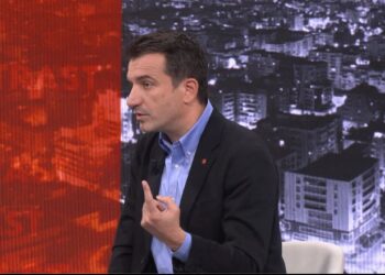 Akuzat për ndërtimet, Veliaj: E lë punën po gjetët pllaka me 60 euro metri katror