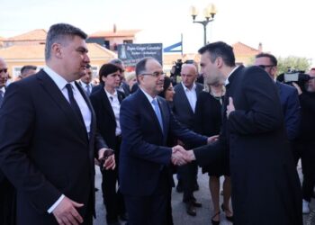Presidenti Begaj, takohet me përfaqësues të komunitetit arbanas të Zarës në Kroaci