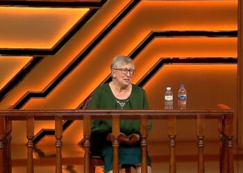 E moshuara shpërthen në lot para Eni Çobanit: E liga që të vjen nga fëmija, s’të vjen as nga Perëndia