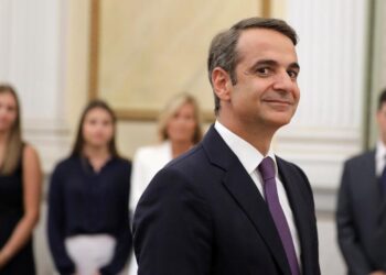 Zgjedhjet në Greqi/ Mitsotakis “kopjon” sloganin e Ramës: Kthehemi mbrapa ose ecim përpara