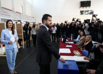 Kandidati për president i Malit të Zi shkon të votojë, por në qendrën e votimit e kthejnë në shtëpi