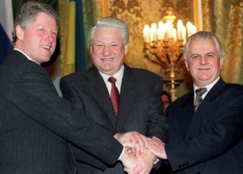Clinton: Gabova me marrëveshjen e 1994, kam faj për pushtimin e Ukrainës