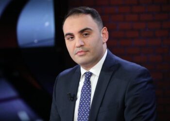 Media përballë Belind Këlliçit