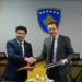 Kurti-Abazoviç nënshkruajnë marrëveshjen për shërbime ajrore mes Kosovës dhe Malit të Zi