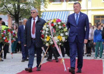 Balla: Çdo vend demokratik është në luftë me diktatorin rus. Saliu e Iliri, rezultojnë të përfshirë në bordorotë e regjimit të Kremlinit