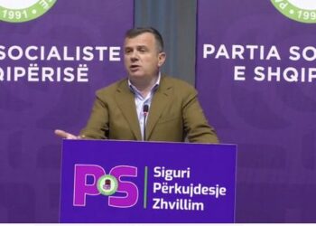 VIDEO/ Balla nuk i ndahet Kryemadhit për aferën ruse: Ka ndarë fitime dhe ortakëri me kompani pranë Putinit!