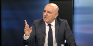 “14 maji”/ Bejko ‘thumbon’ Berishën: Është bërë si luan pa dhëmbë që nuk kafshon dot…!