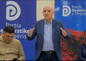 Bejko ironizon Berishën: Del e thotë protesta më e madhe kur ka vetëm 5 të pranishëm! Të ruajmë PD se s’ka të ardhme me ‘non grata’