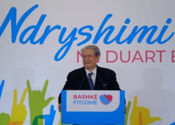 Habit Berisha, del kundër rritjes së rrogave: Rama do falimentojë Shqipërinë, po e bëri pagën mesatare 900 euro