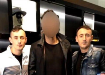 FOTO/ / Me model të ri flokësh, binjakët shqiptarë jehonë sërish në Itali me vjedhjet spektakolare. Të pakapshëm nga policia
